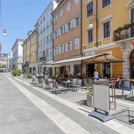 Apartment Elegante Rifugio D'annunzio Con Parcheggio A