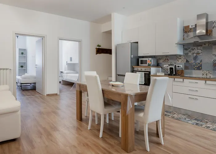 Lägenhet Elegante Rifugio D'annunzio Con Parcheggio A Trieste